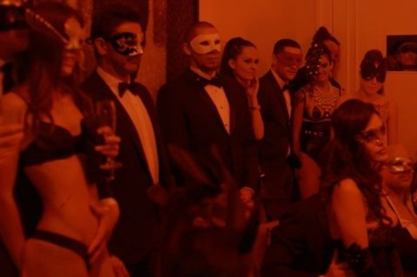 Masquerade of lust: behind the closed door of the erotic New Year's Eve party 2020