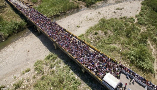 Mass exodus from Venezuela: Thousands of people are fleeing hunger and crime in neighboring Colombia Mass exodus from Venezuela: Thousands of people are fleeing hunger and crime in neighboring Colombia