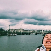 "Me and my three Chins": an ironic women's travel blog