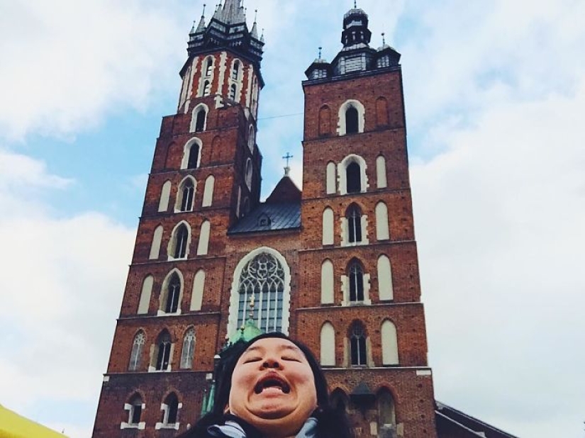 "Me and my three Chins": an ironic women's travel blog