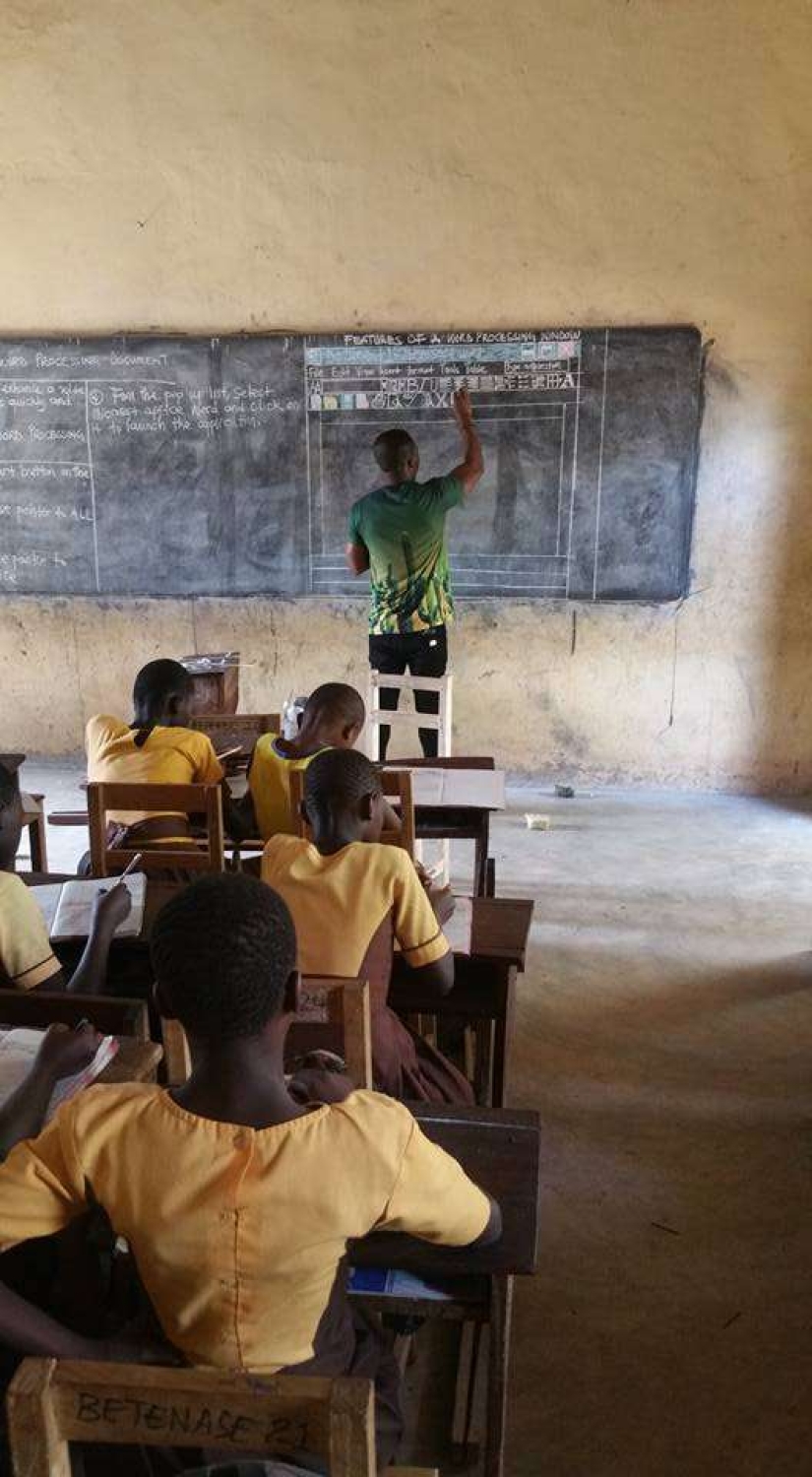 Microsoft Word, blackboard, chalk: photo of a computer science teacher at a village school in Ghana flew around social networks