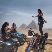 Middle Eastern women on bikes in the project of French photojournalist Gilles Bader