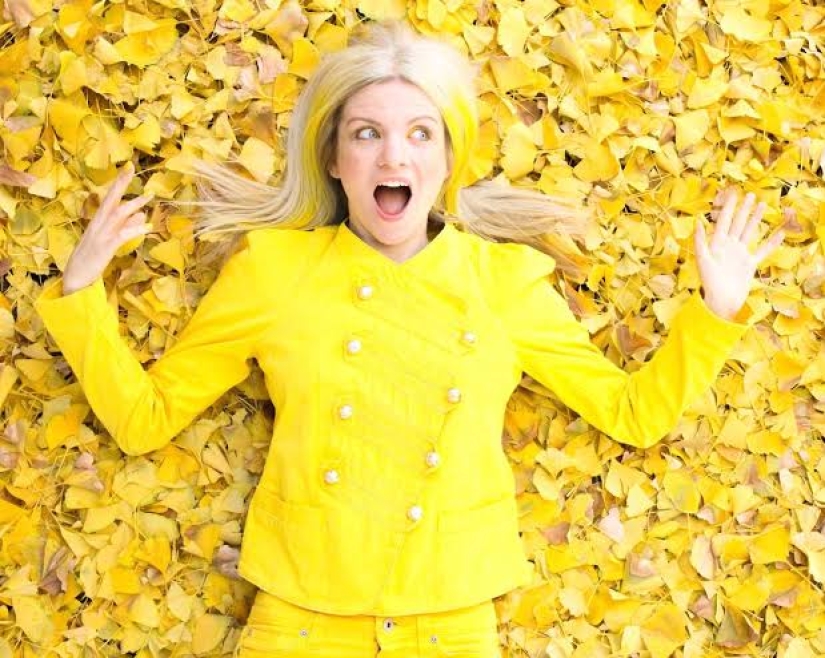 Miss Sunshine: 35-year-old American woman surrounded herself with yellow