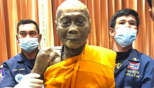 Monje budista sonrió dos meses después de su muerte