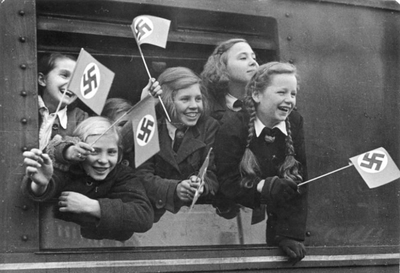 ¿Monstruos o gente común? Cómo era la vida cotidiana del Tercer Reich