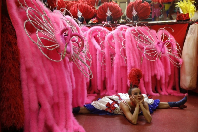 Moulin Rouge cumple 130 años: 20 fotos detrás de escena del icónico cabaret de París