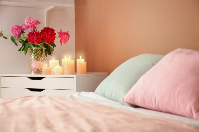 Más intimidad, menos alboroto: 10 detalles que crearán un ambiente sexy en tu dormitorio
