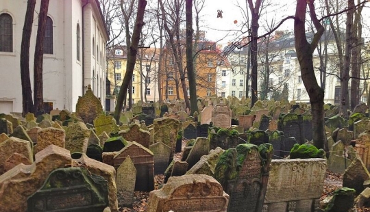 Multilayered Jewish Cemetery in Prague