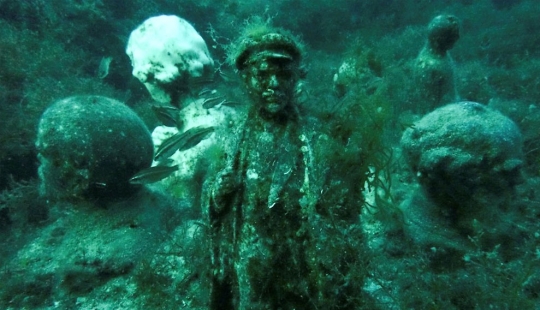 Museo Submarino del Comunismo Olvidado en la costa de Crimea