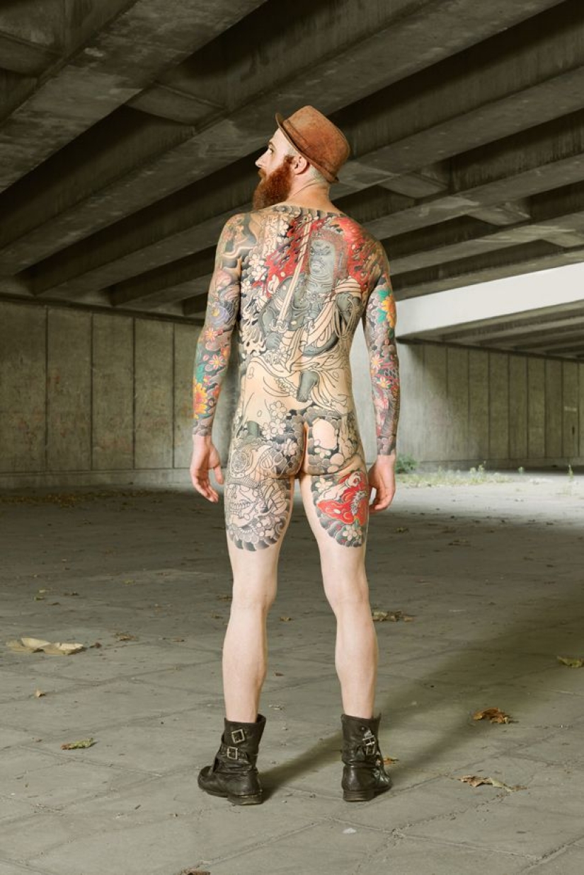 Naked kings of tattoos