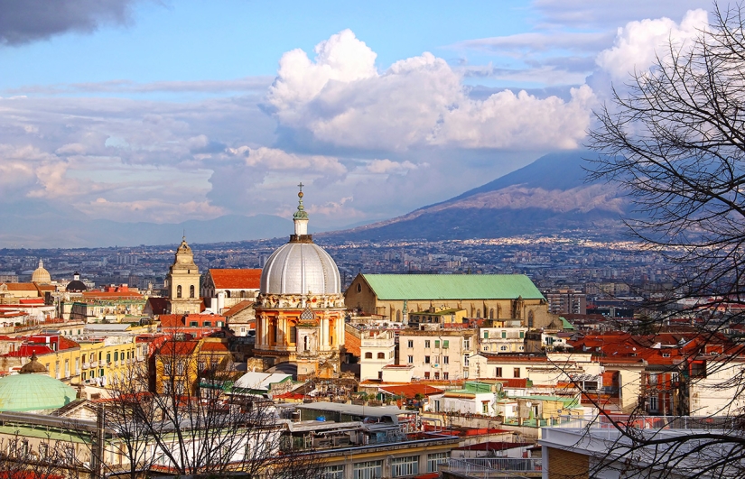 Naples Awakens the Five Senses