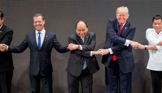 Neither Trump nor Medvedev coped with the group handshake