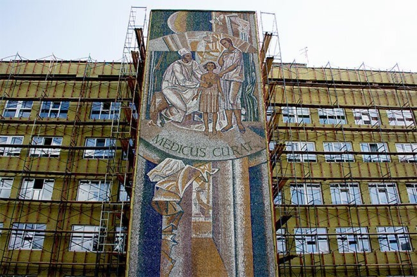 Único mosaicos, conservado desde los tiempos de la Unión Soviética