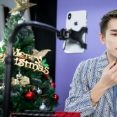 No es asunto de mujeres: un bloguero chino se pintó los labios durante siete horas al día y ganó 1,5 millones de dólares en un año