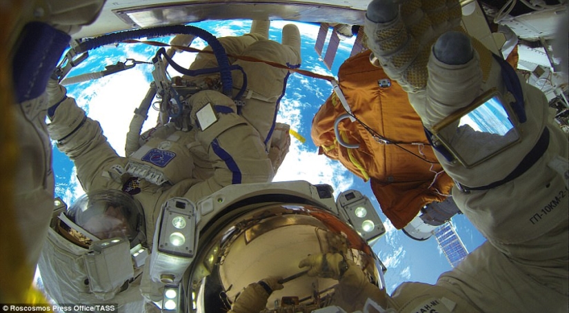 Nuestra respuesta a Elon Musk: los cosmonautas rusos han batido el récord de permanecer en el espacio