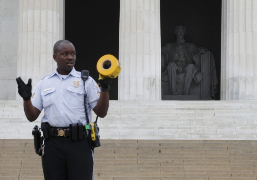 "Nurik was here": Kirghiz can sit down for 10 years for defacing the Lincoln Memorial