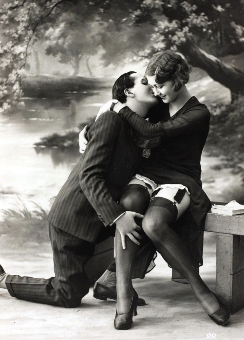 ¡Oh veces! ¡Oh, moral! Cómo se veían las postales eróticas en los años 20