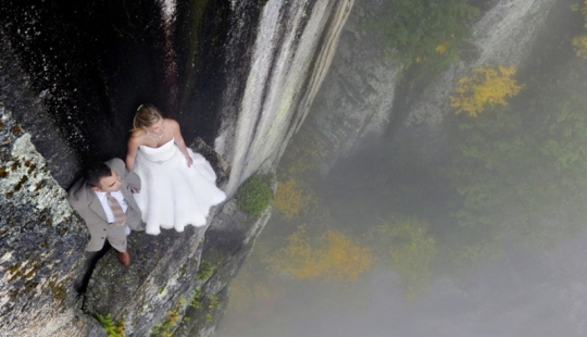 On the Edge: a new word in extreme wedding photography