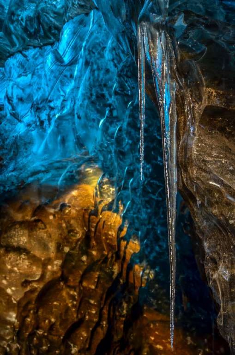 Otherworldly cave in Vatnajökull glacier