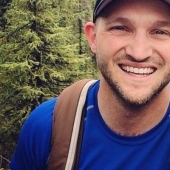 "Paga la gasolina, no el alquiler" : una pareja deja su trabajo para viajar por Estados Unidos, viviendo en un pequeño remolque