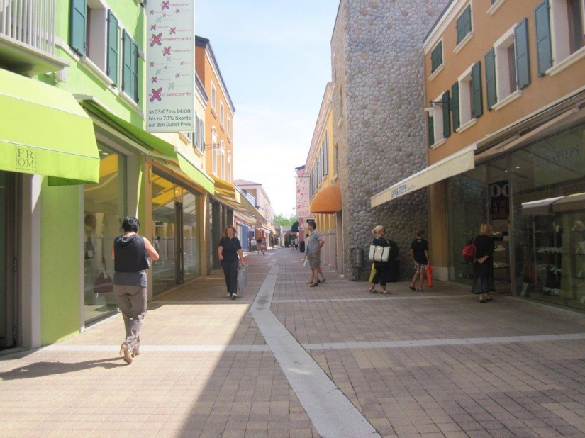 Palmanova es una ciudad fortaleza simétrica en Italia