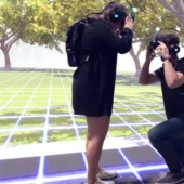 Para proponerle matrimonio a la niña, la australiana reprodujo su lugar favorito de la infancia en realidad virtual