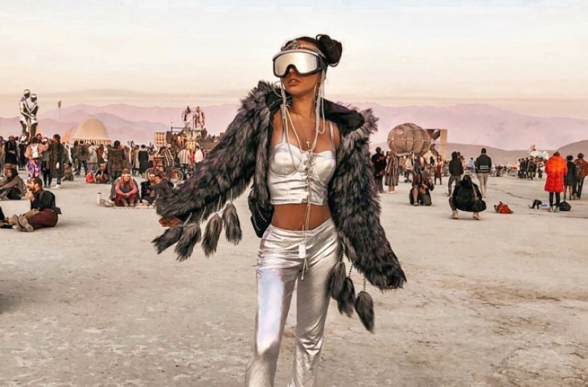 Pechos desnudos por el bien del alcohol y colas de un kilómetro de largo: así es como los participantes recordaron el festival Burning Man – 2018
