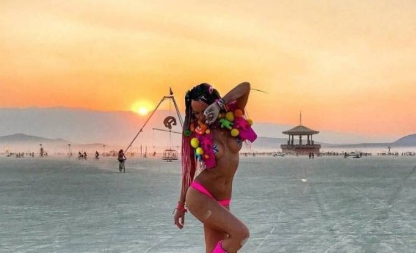 Pechos desnudos por el bien del alcohol y colas de un kilómetro de largo: así es como los participantes recordaron el festival Burning Man – 2018