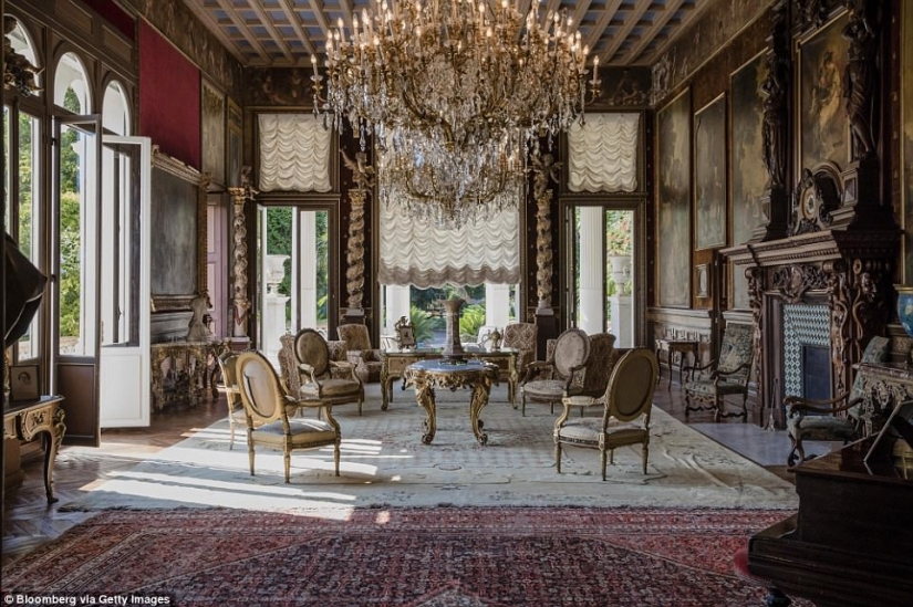 People live the same: the most expensive house on earth is for sale in France