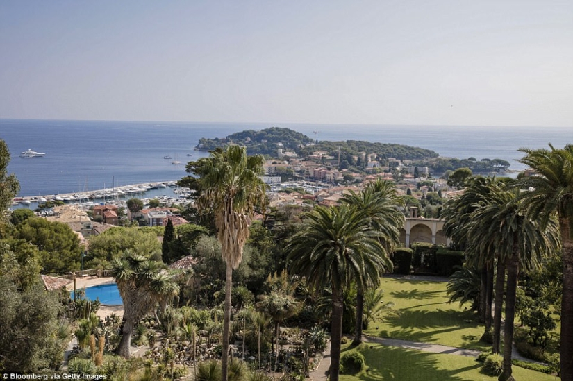 People live the same: the most expensive house on earth is for sale in France