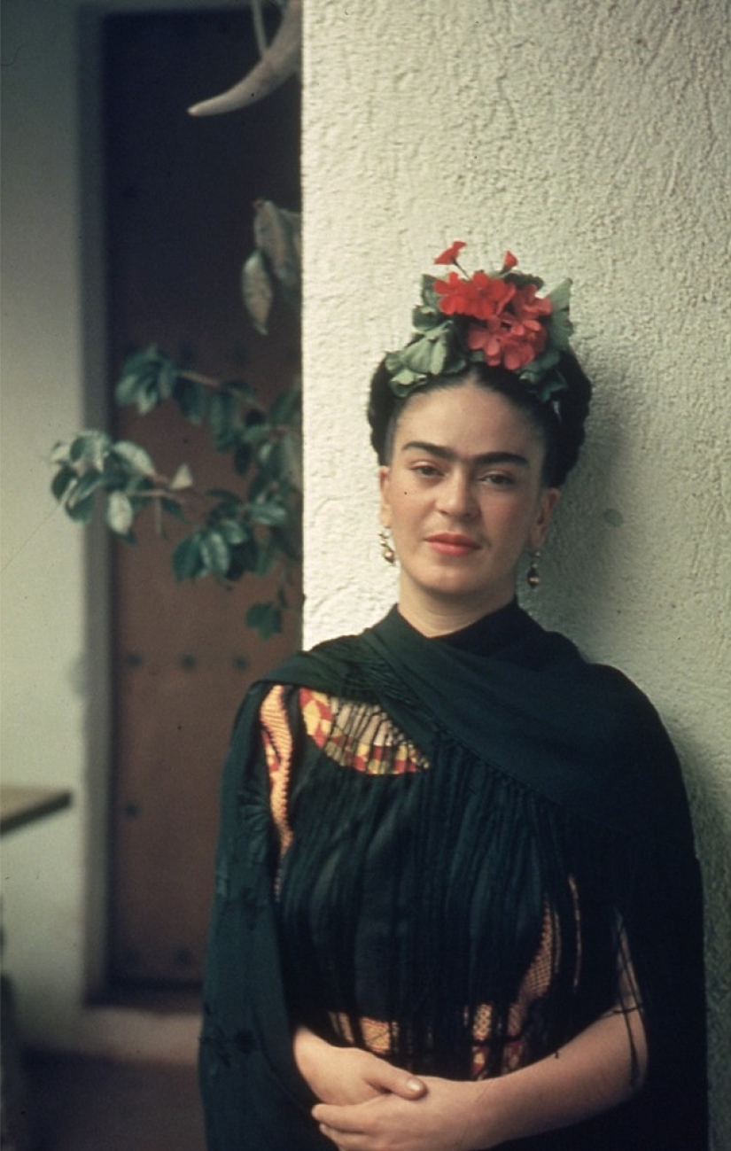 Photos and secret love letters of Frida Kahlo