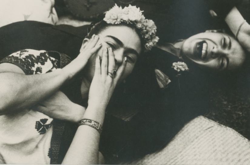 Photos and secret love letters of Frida Kahlo