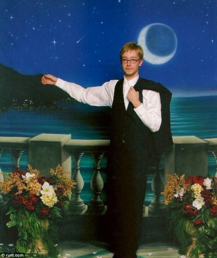 Photos of epic failures from the prom