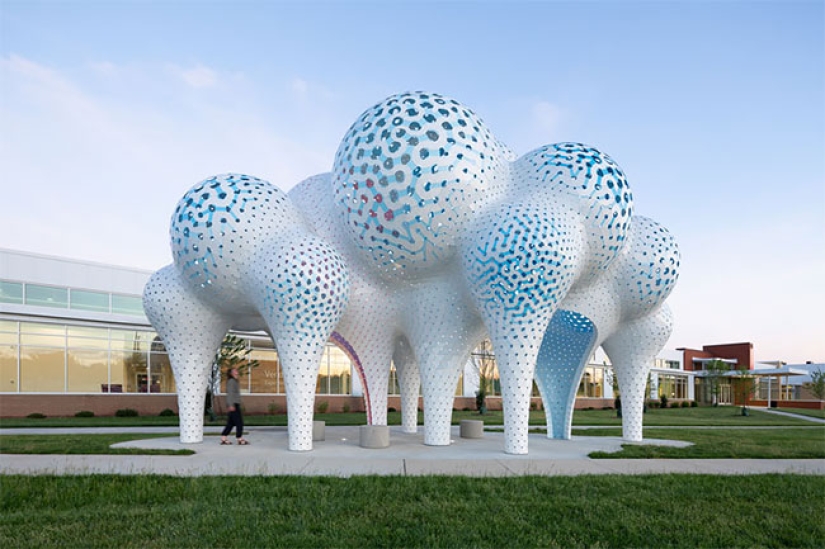 Pilares de los Sueños: escultura en forma de globo de 3564 piezas