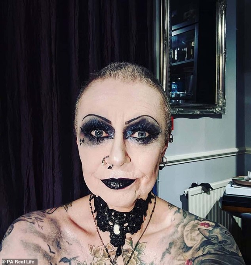 Plata ennegrecida: británico de 57 años se convirtió en gótico después de vencer al cáncer
