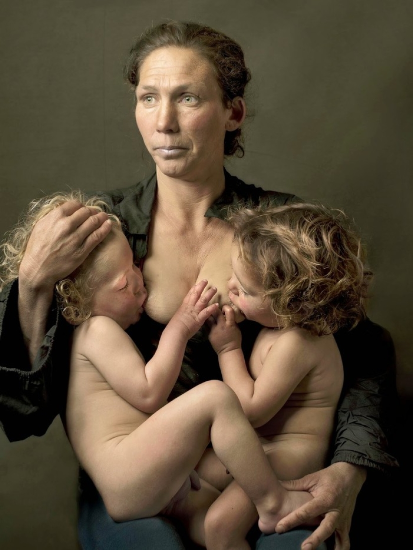 Poignant portraits of Pyrenean gypsies in the style of old paintings