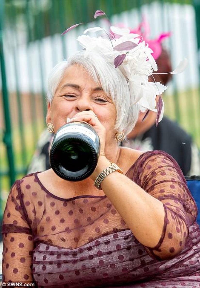 Por la mañana, la princesa, por la noche, la rana borracha: el primer día de carreras comenzó en Ascot