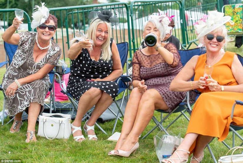 Por la mañana, la princesa, por la noche, la rana borracha: el primer día de carreras comenzó en Ascot