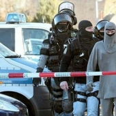 Por qué los policías alemanes usan cota de malla de acero