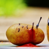 Potatoes, beans and 7 foods that can kill you