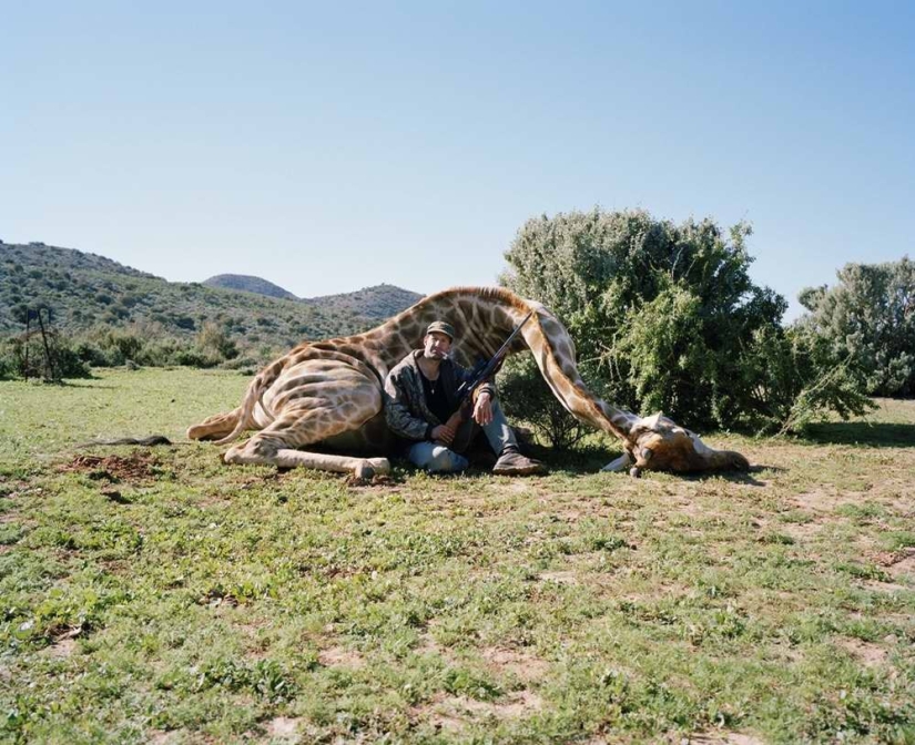 Provocative photo project "Hunters and their prey"