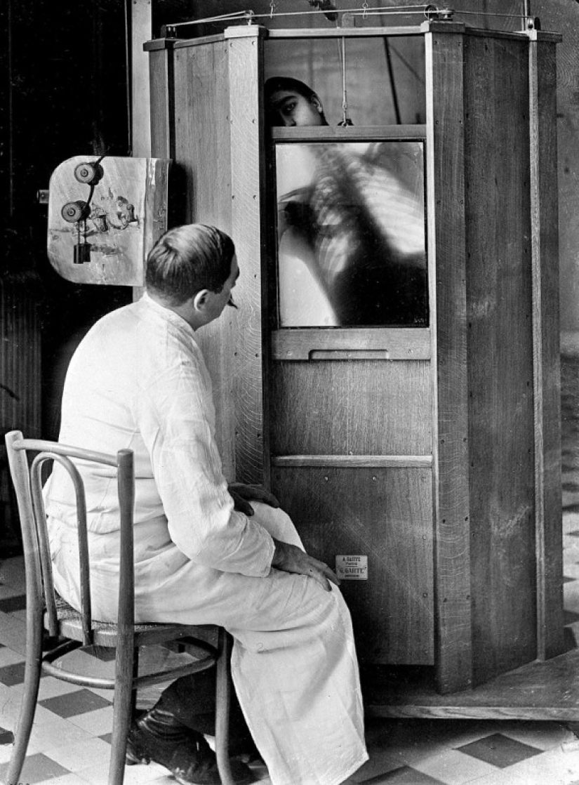 Puede ver a través de la historia: los primeros pacientes en la radiografía