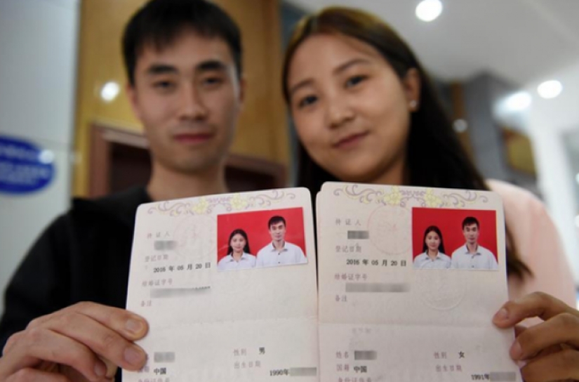 Quarantine in China is coming to an end, and the Chinese... are getting divorced en masse