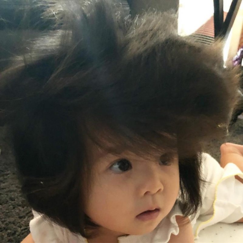 Rapunzel de un año: un bebé con una lujosa cabellera se ha convertido en el rostro de una marca famosa