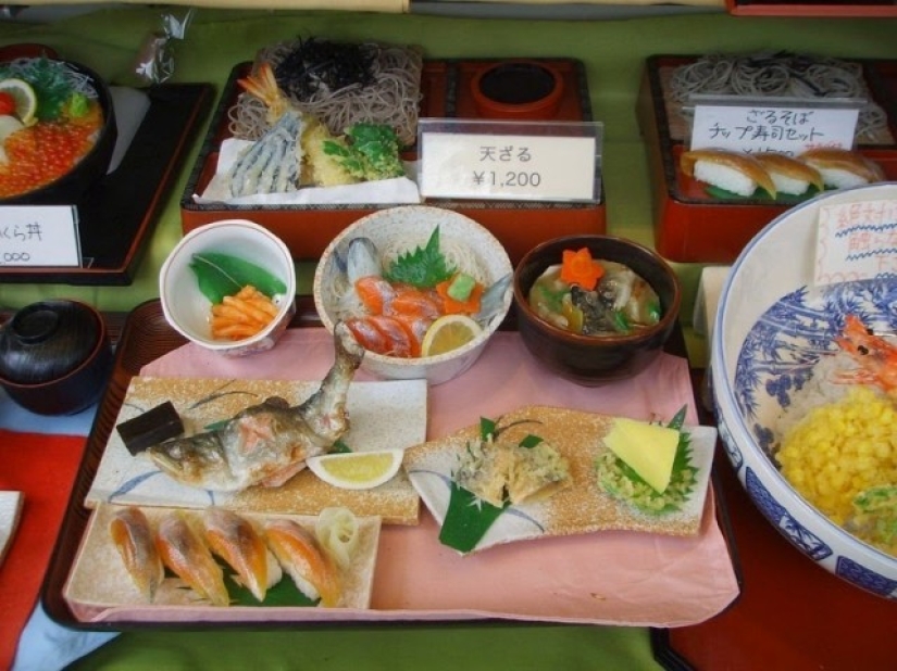 Realistic dummies of dishes in Japanese restaurants