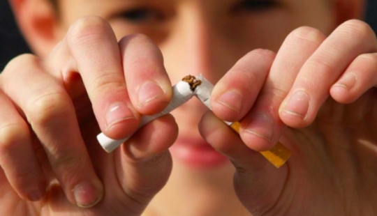 Reason to quit: non-smoking employees of a Japanese company were encouraged with a six-day vacation