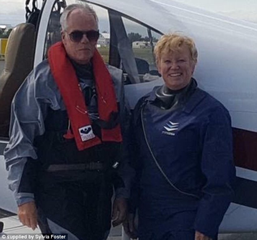 Retired and started living: an elderly couple built a plane and flew around the world