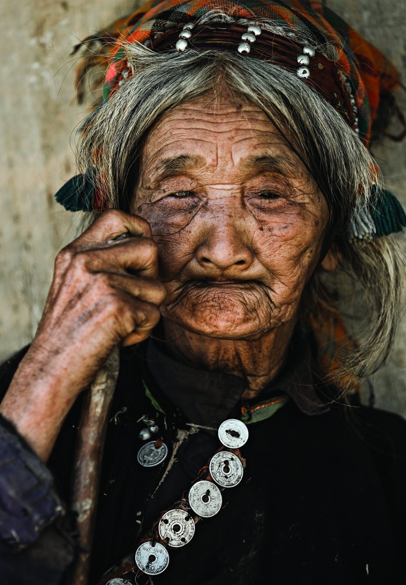 Retratos llamativos de representantes de las tribus del norte de Vietnam
