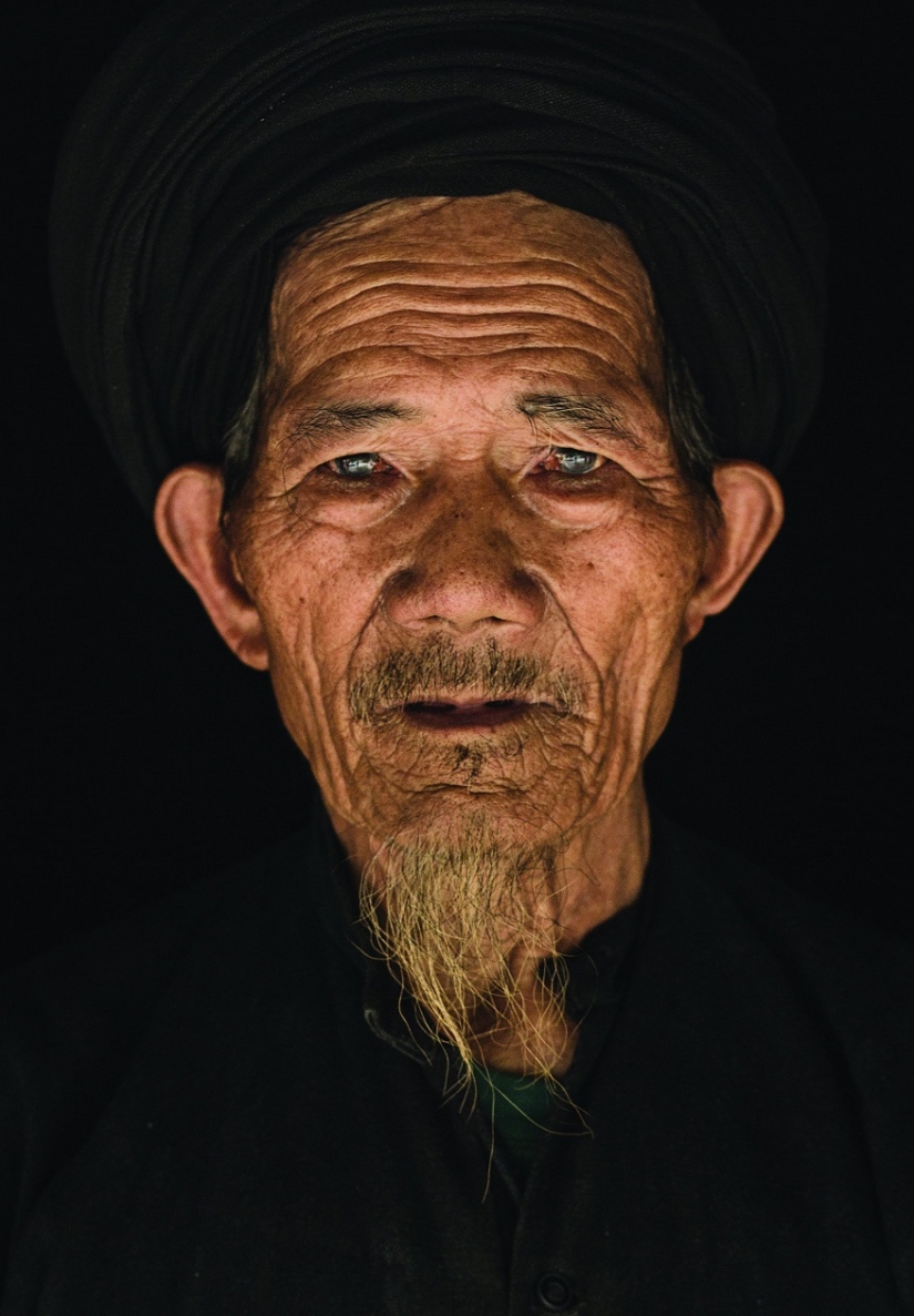 Retratos llamativos de representantes de las tribus del norte de Vietnam