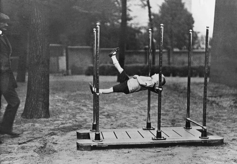 "Retrophizra»: how physical education classes were held in 1895-1937
